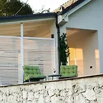 Linza Cozy * Tirana